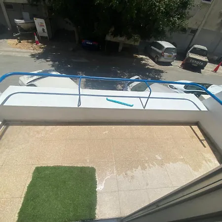 1-bedroom Duplex 100m By The Sea