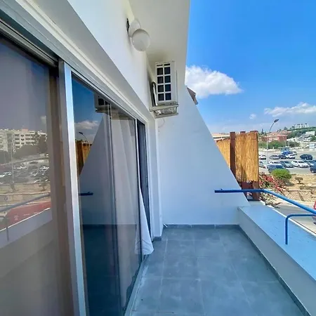 דירה 1-bedroom Duplex 100m By The Sea לימסול