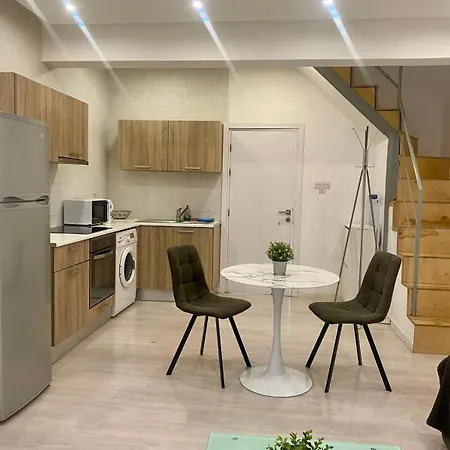 1-bedroom Duplex 100m By The Sea アパート