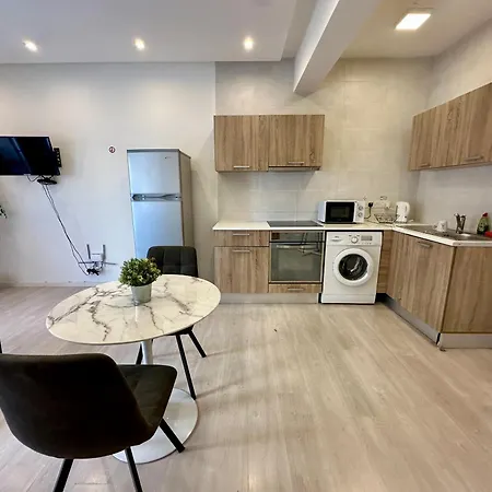 Apartmán 1-bedroom Duplex 100m By The Sea Lemesos