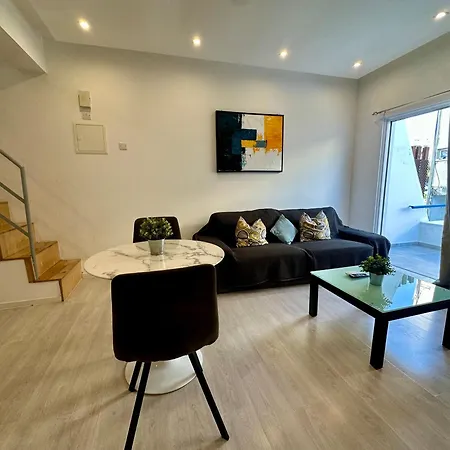 1-bedroom Duplex 100m By The Sea