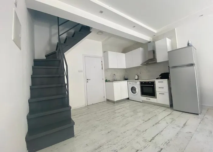 1-bedroom Duplex 100m By The Sea Apartmán *