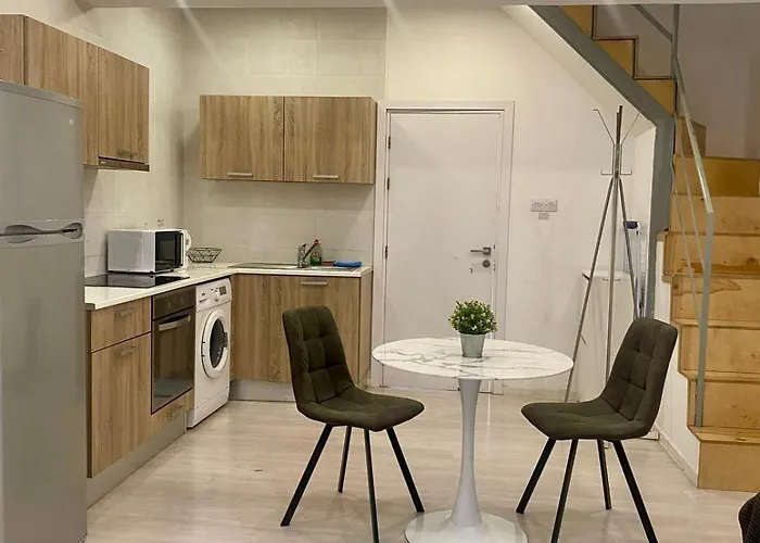 1-bedroom Duplex 100m By The Sea Apartament